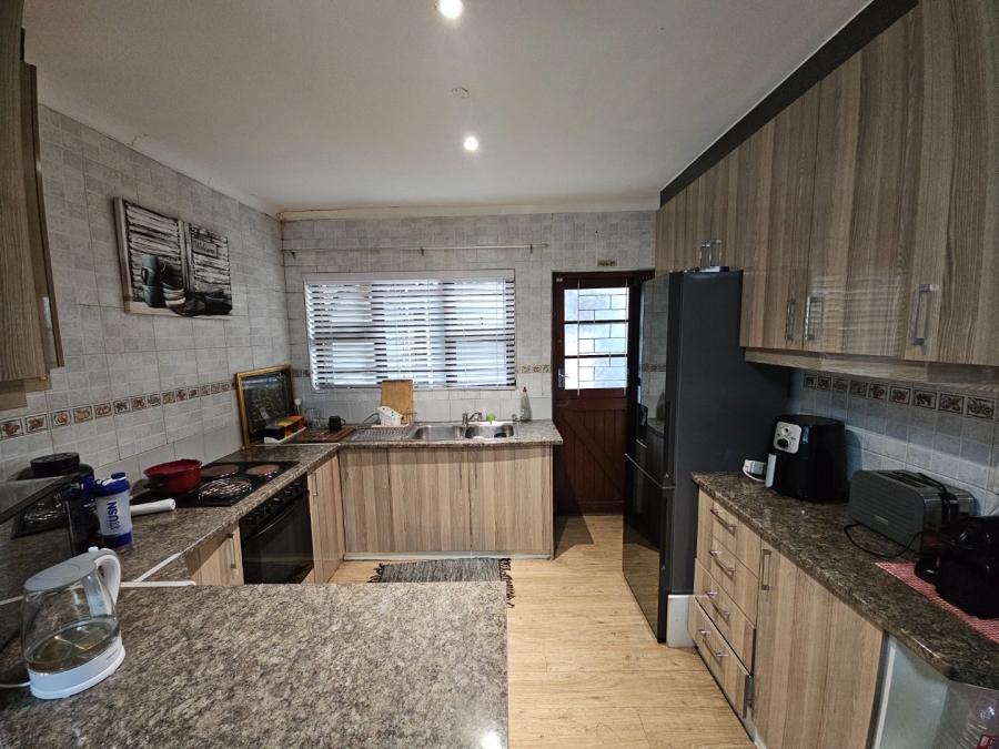 2 Bedroom Property for Sale in Ottery Western Cape